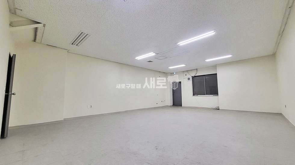 서울 서초구 서초동 초역세권 층고 높은 꿀가성비 중소형매물 강력추천! 월세 매물번호 14616 사진 2