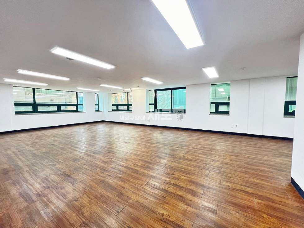서울 강남구 신사동 압구정역 반듯한 깔끔한 사무실 월세 매물번호 14716 사진 2
