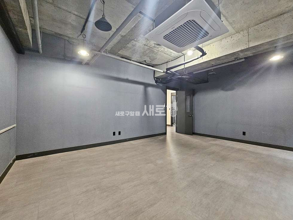 서울 강남구 논현동 언주역 초역세권 룸다수 테라스있는 사무실 월세 매물번호 14818 사진 3