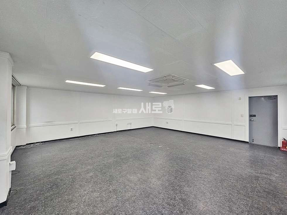 서울 서초구 양재동 양재동 양재천 초근접 내부수리 채광맛집 사무실 월세 매물번호 14876 사진 3