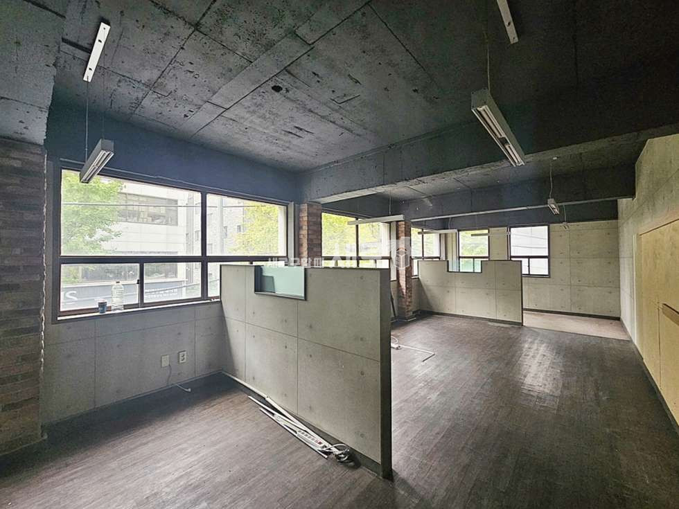 서울 서초구 양재동 양재동 삼호물산 인근 노출인테리어 사무실 월세 매물번호 14877 사진 1