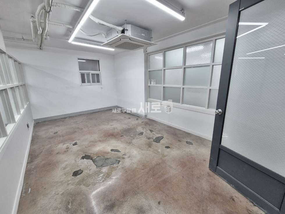 서울 강남구 논현동 주차공간多 베란다 있는 룸 3개 중형 사무실 월세 매물번호 14975 사진 8