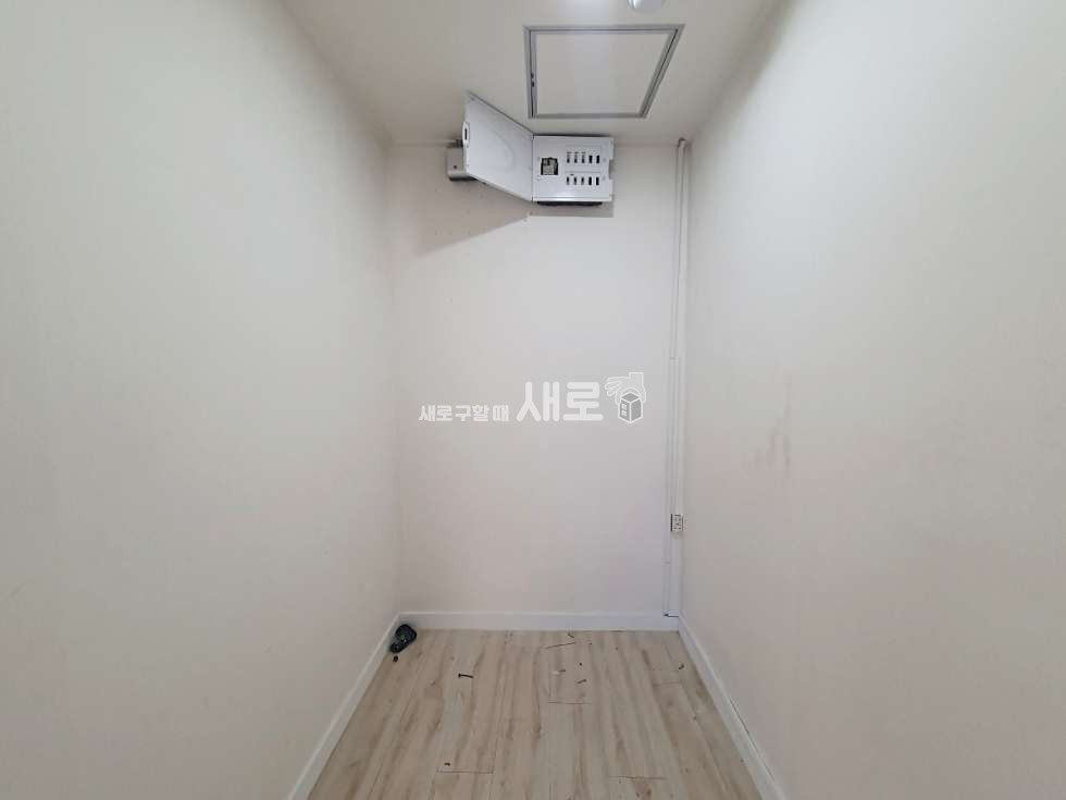 서울 강남구 역삼동 실사진O | 대로변 채광 개방감 TOP | 가성비 사무실| 월세 매물번호 15071 사진 8
