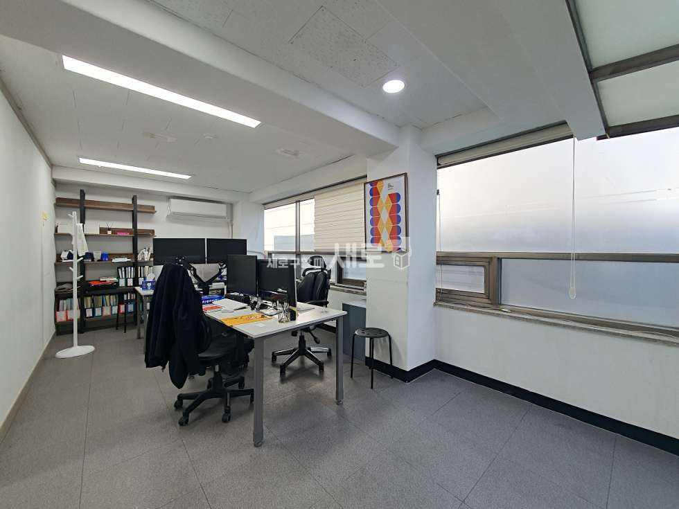 서울 강남구 논현동 신사역 도보4분 | 실사진O | 화이트톤 룸1 | 가성비 사무실 월세 매물번호 15085 사진 4