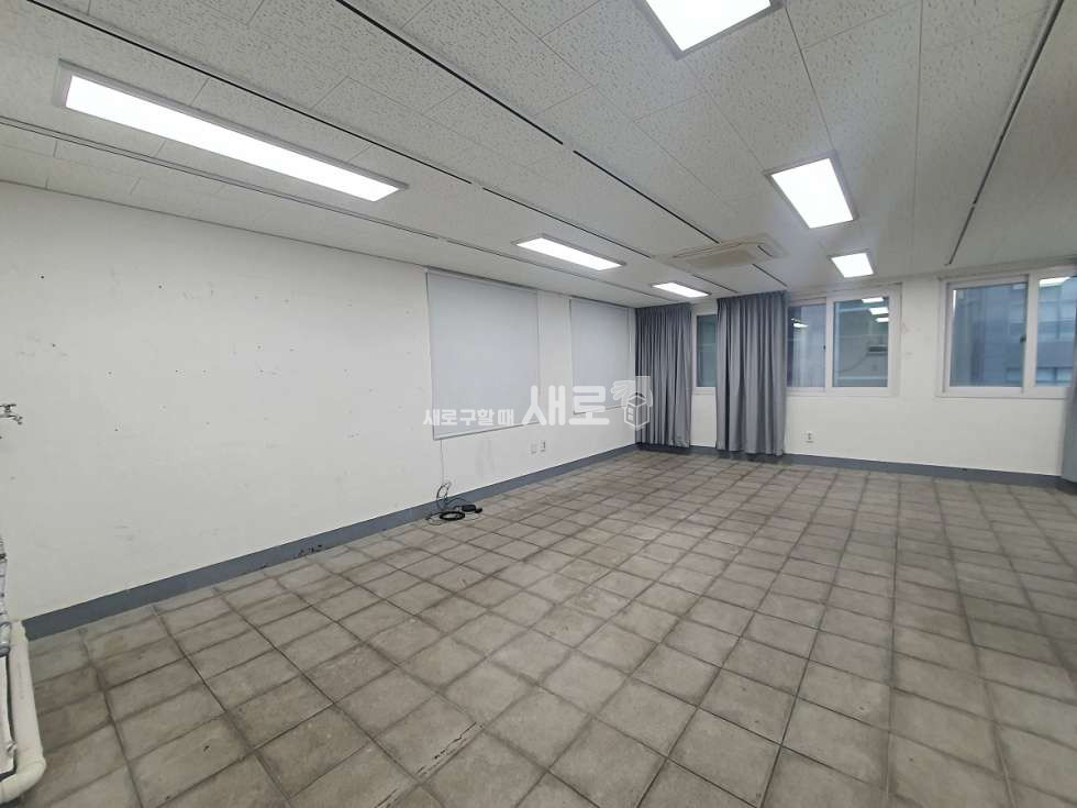 서울 강남구 역삼동 역삼동[실사진O] 대로변 가성비 사무실 | 노출도 높은 상가 사무실 | 즉시 입주 가능 월세 매물번호 15185 사진 2