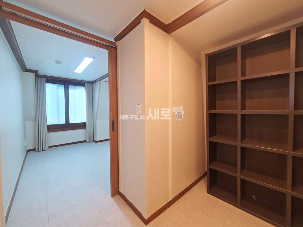 서울 강남구 대치동 선릉역|실사진O| 룸4+탕비실+홀구조 + 가성비 사무실 | 인테리어 有 월세 매물번호 15339 사진 9