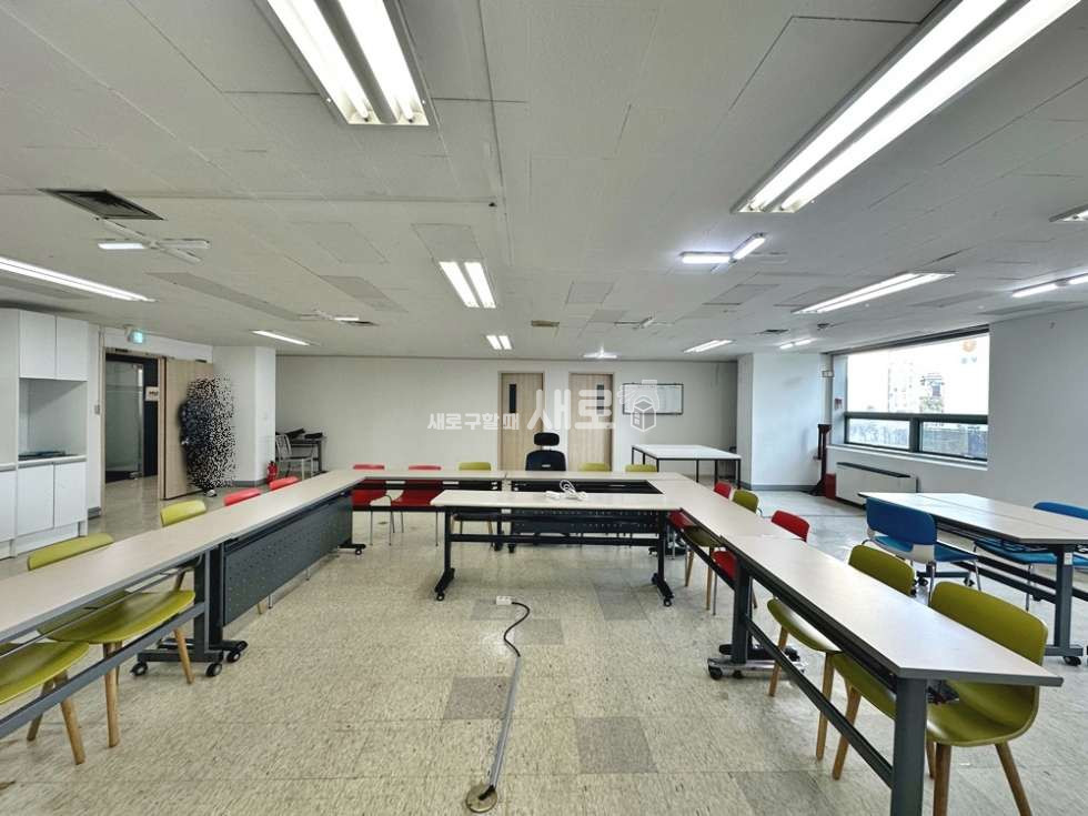 서울 강남구 논현동 언주역 초역세권 대로변 위치 룸2개 넓은 사무실 월세 매물번호 15401 사진 1