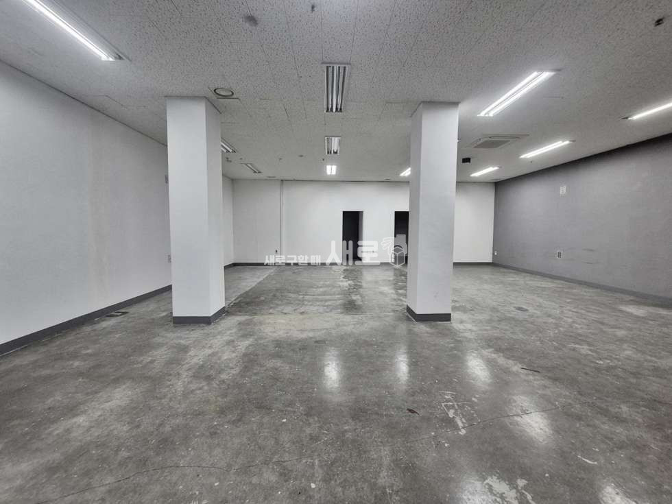 서울 강남구 역삼동 높은층고 넓은평수의 지하 사무실 월세 매물번호 14947 사진 4