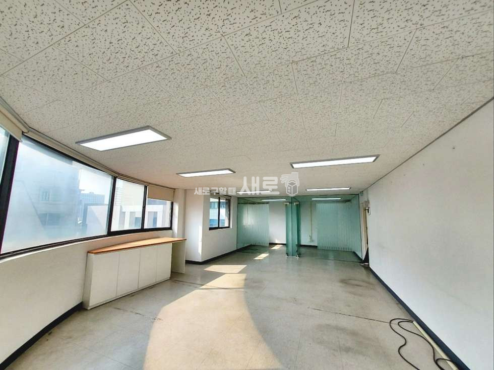 서울 강남구 논현동 ☆실사진O☆강남구청역 초역세권 룸2개 소형사무실 !! 월세 매물번호 15435 사진 3