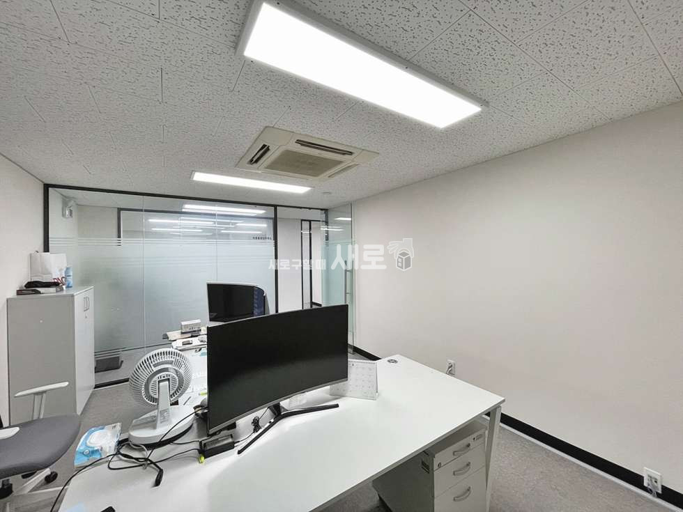 서울 강남구 삼성동 선릉역 도보3분, 홀+유리룸4, 화이트톤의 깔끔하고 활용도 좋은 사무실 월세 매물번호 15701 사진 11