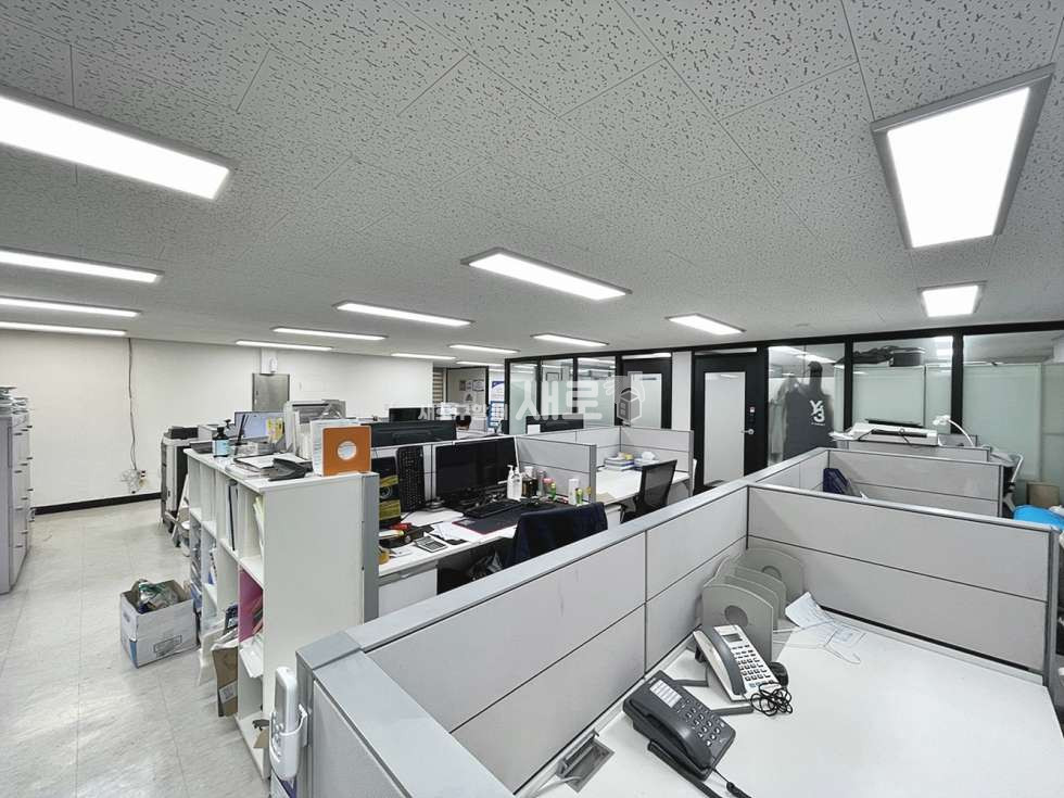 서울 강남구 역삼동 역삼역 도보 7분, 홀+유리룸3+세미룸, 채광 만점! 활용도 좋은 사무실 월세 매물번호 15741 사진 6