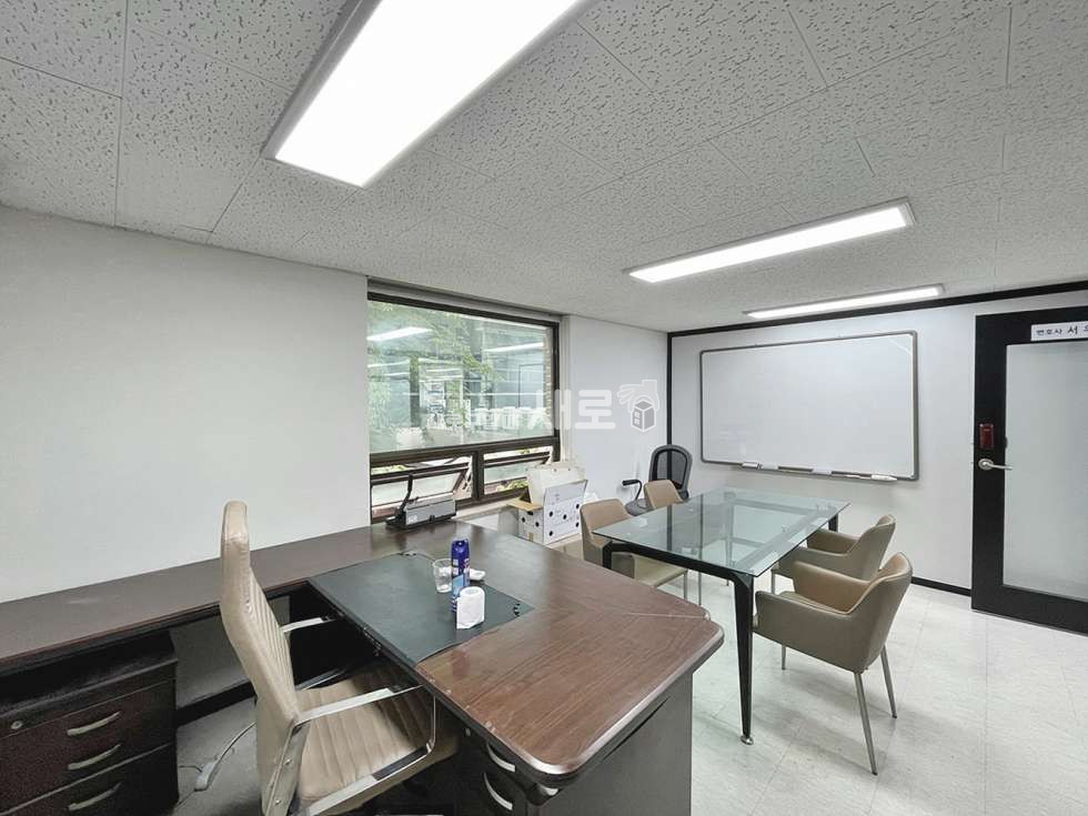 서울 강남구 역삼동 역삼역 도보 7분, 홀+유리룸3+세미룸, 채광 만점! 활용도 좋은 사무실 월세 매물번호 15741 사진 10