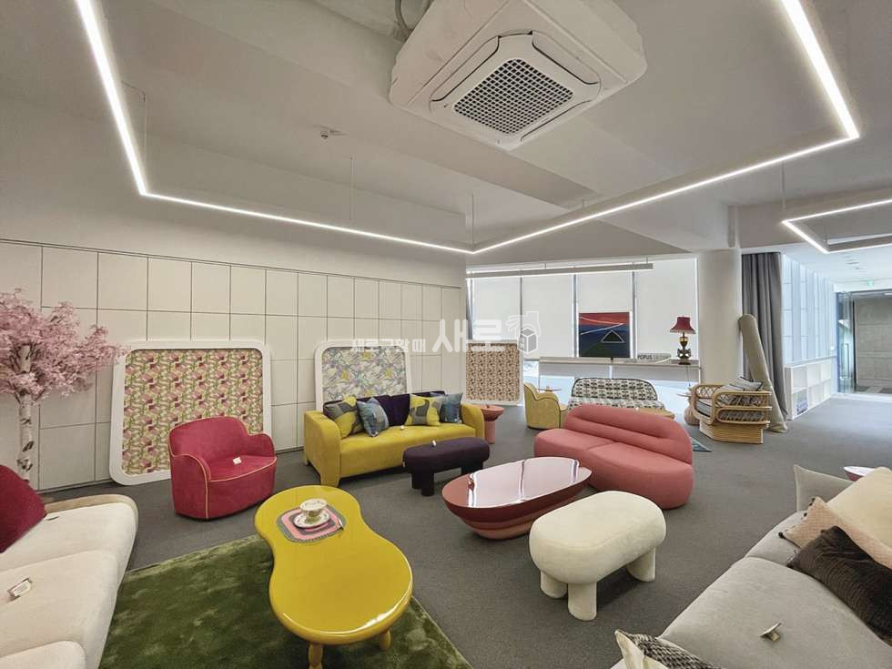 서울 강남구 논현동 학동역 도보 6분, 홀+룸3, 무권리 A급 인테리어 사무실 월세 매물번호 15989 사진 4