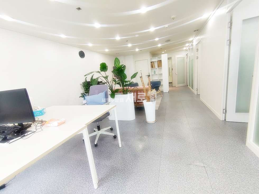 서울 강남구 역삼동 3동 역삼역 바로 앞 초역세권 룸3개 넓은 다용도 사무실 공간 월세 매물번호 12430 사진 1