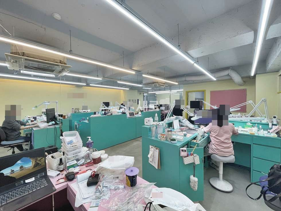 서울 강남구 논현동 논현동 가구거리 인근, 인테리어 완비된 관리 잘 된 사무실 월세 매물번호 16092 사진 1