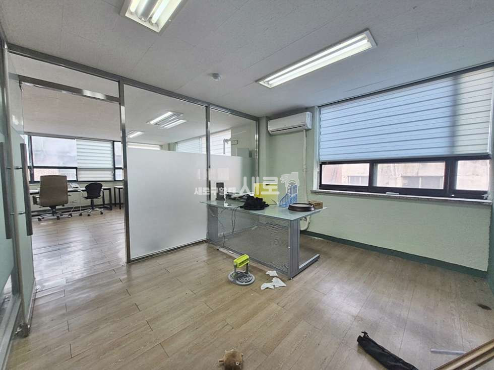 서울 강남구 논현동 o언주역 도보가능o 채광좋은 중소형사무실 월세 매물번호 16123 사진 7