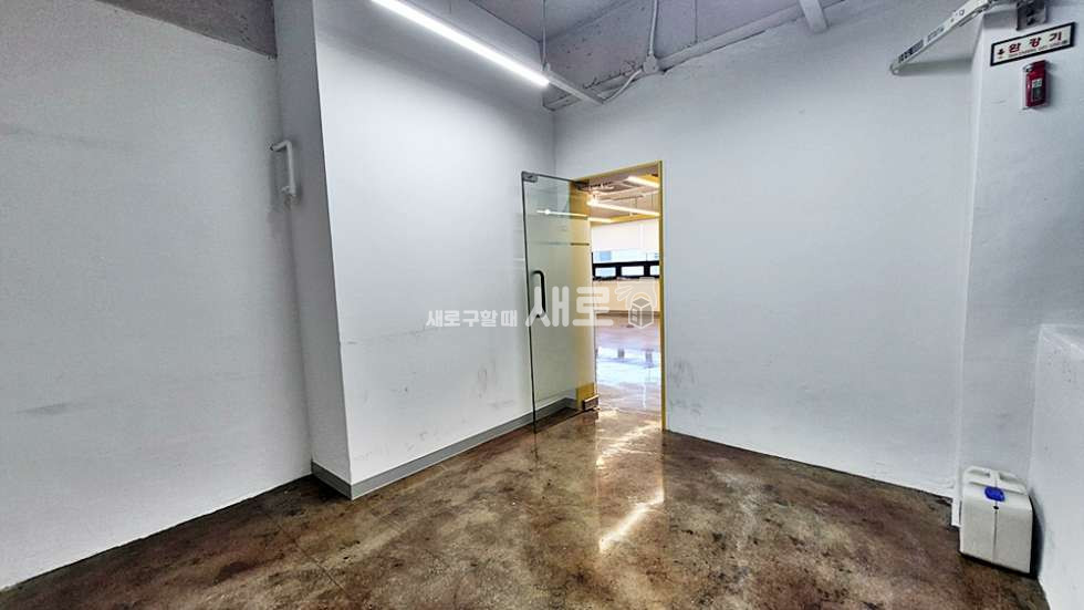 서울 강남구 논현동 언주역 출입구 근접 층고높은 A급 사무실 월세 매물번호 16128 사진 7