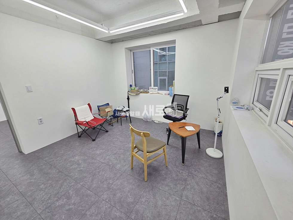 서울 강남구 논현동 『 언주역 1분│실용적 2룸 인테리어│30평 올 리모델링│관포 330만 』 월세 매물번호 16326 사진 4