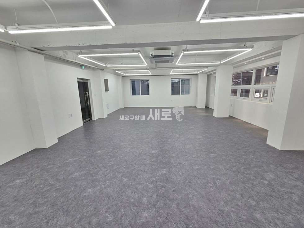 서울 강남구 논현동 『 언주역 4번출구 50m│30평 올 리모델링│실속형 오픈 오피스│관포 330만 』 월세 매물번호 16325 사진 3