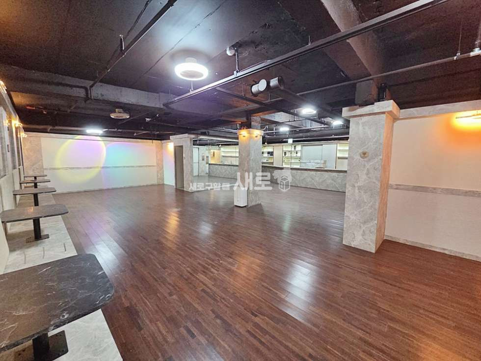 서울 강남구 역삼동 『 강남역 3분│Bar 인테리어 승계│40평 대형 지하│시설 즉시 사용 가능 』 월세 매물번호 16332 사진 4