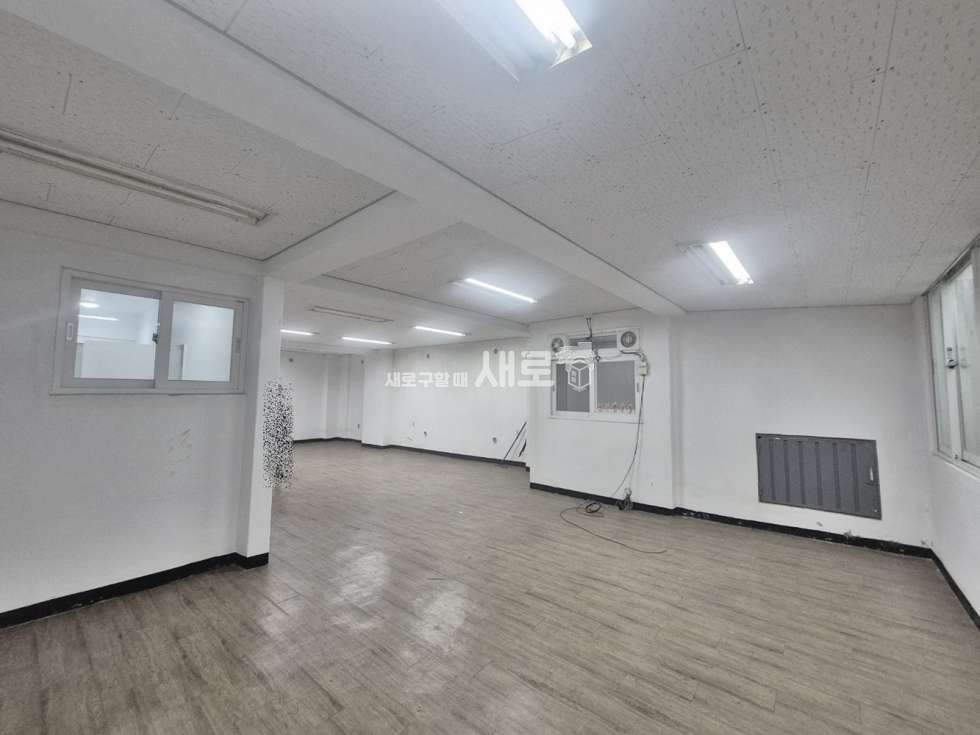 서울 서초구 반포동 실사진O 햇볕드는 깔끔한 지하 사무실 월세 매물번호 15197 사진 6