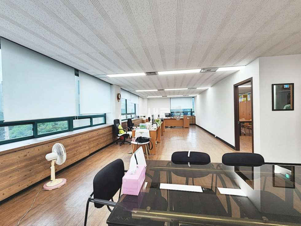서울 강남구 역삼동 역삼동 언주로 대로변에 위치한 채광좋은 사무실 월세 매물번호 10722 사진 2