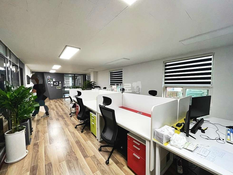 서울 강남구 논현동 학동역 도보 5분 인테리어 깔끔한 3룸 사무실 월세 매물번호 10901 사진 3