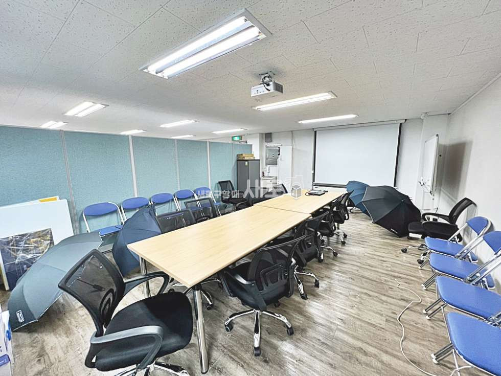 서울 서초구 서초동 A급 역세권 인테리어 깔끔한 내부홀 일자구조 남부터미널역 2분 38P 월세 매물번호 11074 사진 2