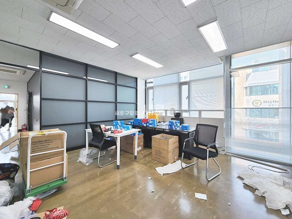 서울 강남구 역삼동 구역삼세무서사거리 인근 전면 통창 에폭시 바닥 사무실 월세 매물번호 11166 사진 10