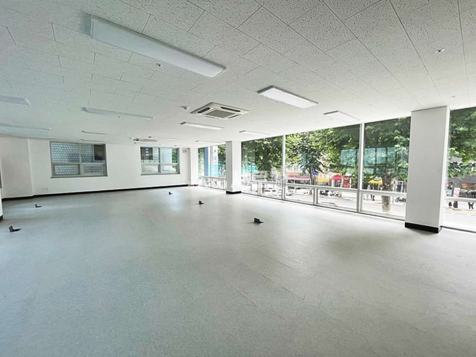 서울 강남구 대치동 접근용이한 대로변 코너 건물 대형 사무실 월세 매물번호 11179 사진 1