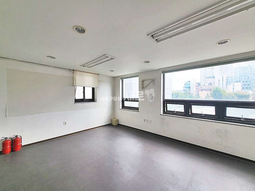 서울 강남구 신사동 압구정역 테라스 인테리어 있는 가성비 사무실 월세 매물번호 11268 사진 3