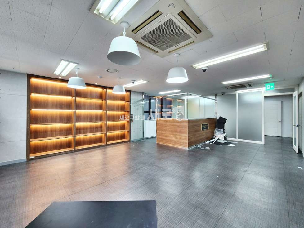 서울 강남구 역삼동 선릉역 도보 5분 룸4 깔끔한 사무실 월세 매물번호 11389 사진 1