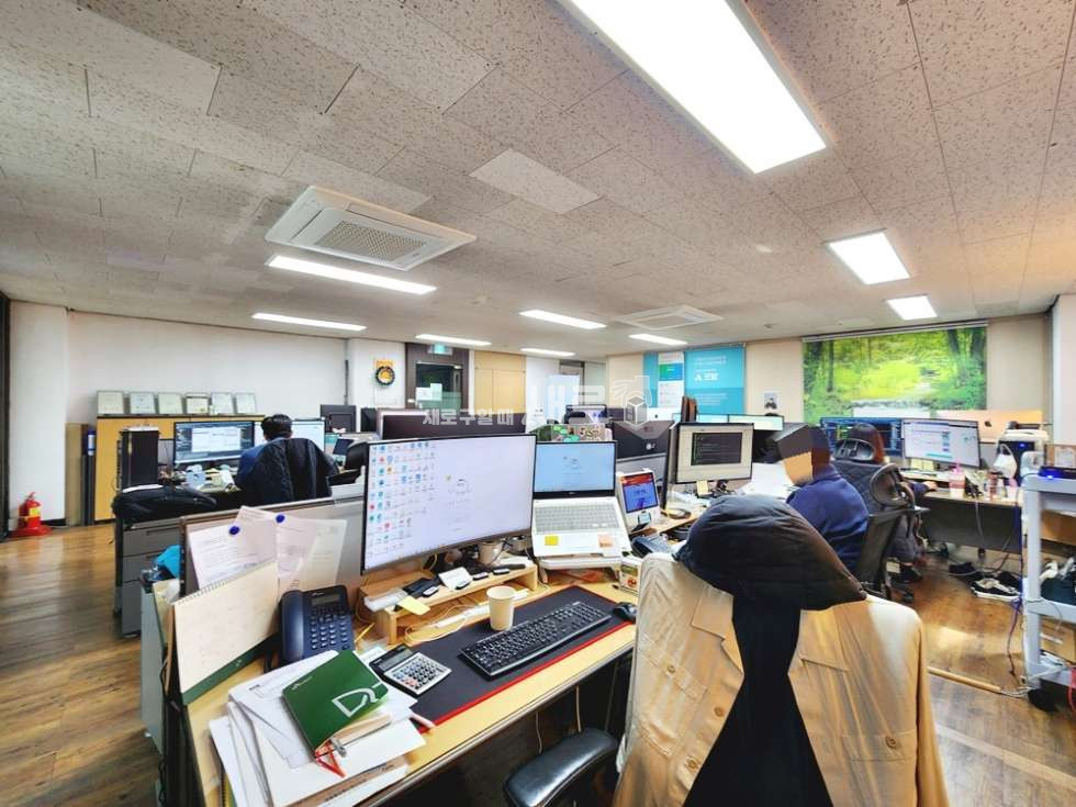 서울 강남구 역삼동 역삼역 도보 3분 전면 통창 룸3 사무실 월세 매물번호 11482 사진 2