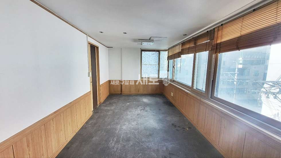서울 강남구 역삼동 언주역 도보 5분 거리 넓은 면적에 채광 좋은 매물 월세 매물번호 11612 사진 5