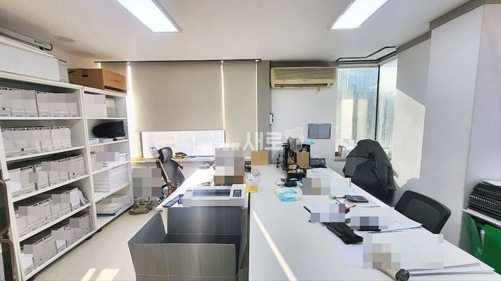 서울 강남구 논현동 학동역 도보 6분 내외 대로변에 위치한 2룸 매물 월세 매물번호 11817 사진 2