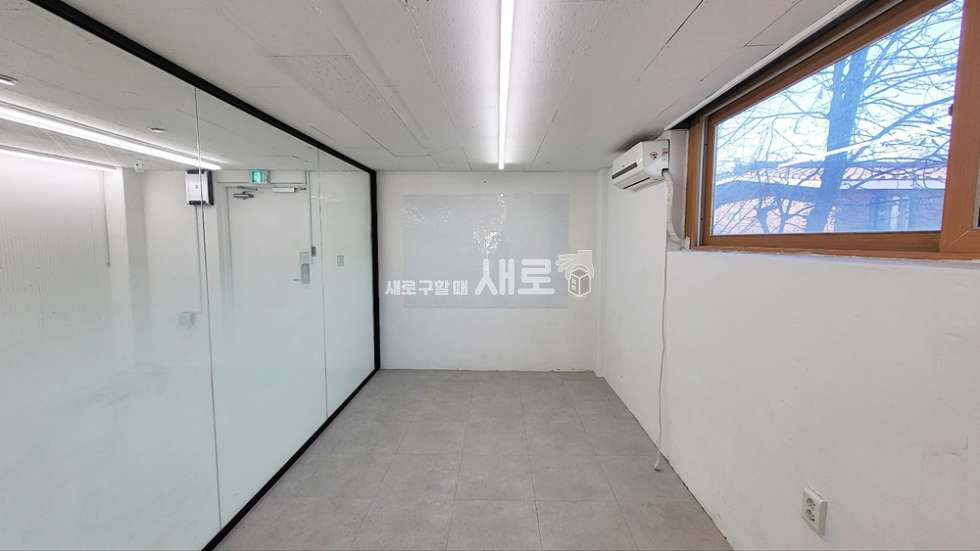 서울 서초구 서초동 서초역 도보 5분 내외 인테리어 면적 주차 모두 갖춘 사무실 월세 매물번호 11909 사진 6