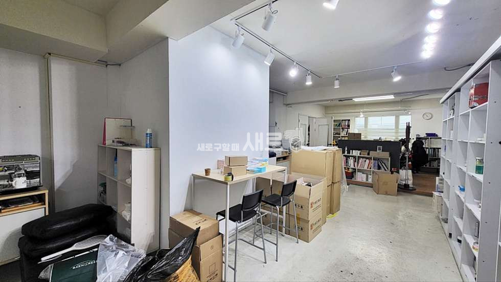 서울 강남구 논현동 학동역 도보 5분 거리 초역세권 면적 금액 인테리어 모두 갖춘 사무실 월세 매물번호 12153 사진 4