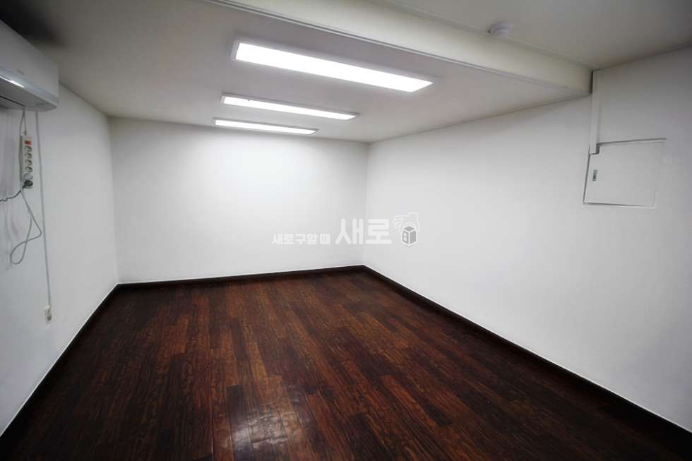 서울 서초구 양재동 양재시민의숲역 도보 15분 내 깔끔한 주택형 다용도 사무실 월세 매물번호 12166 사진 2