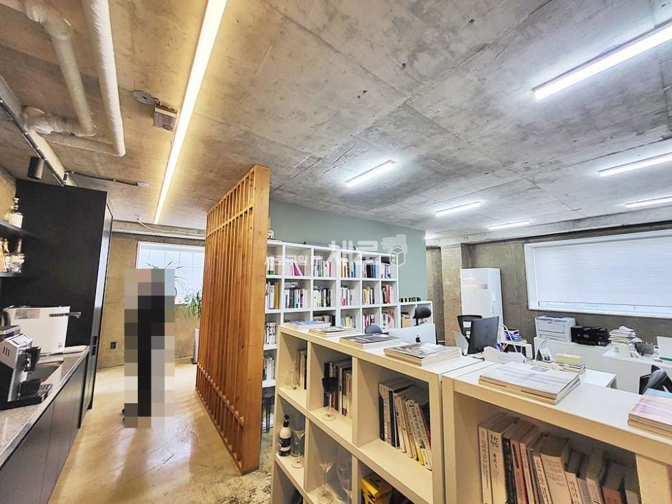 서울 강남구 신사동 도산공원 인근 초 강추 인테리어 최고 노출천장 사무실 월세 매물번호 12180 사진 3