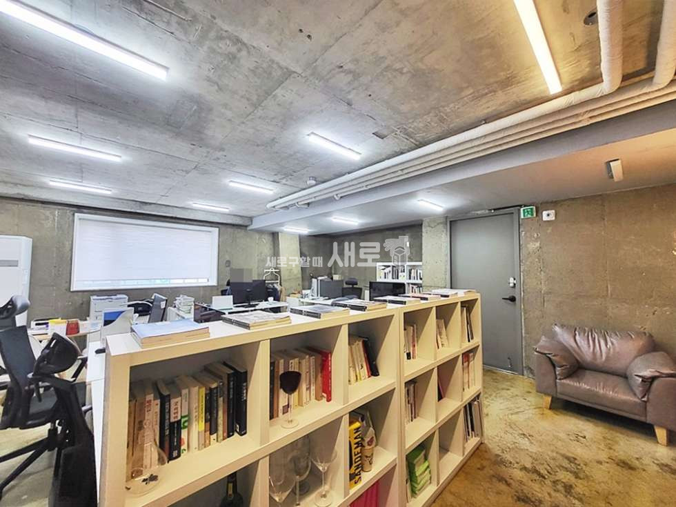 서울 강남구 신사동 도산공원 인근 초 강추 인테리어 최고 노출천장 사무실 월세 매물번호 12180 사진 4