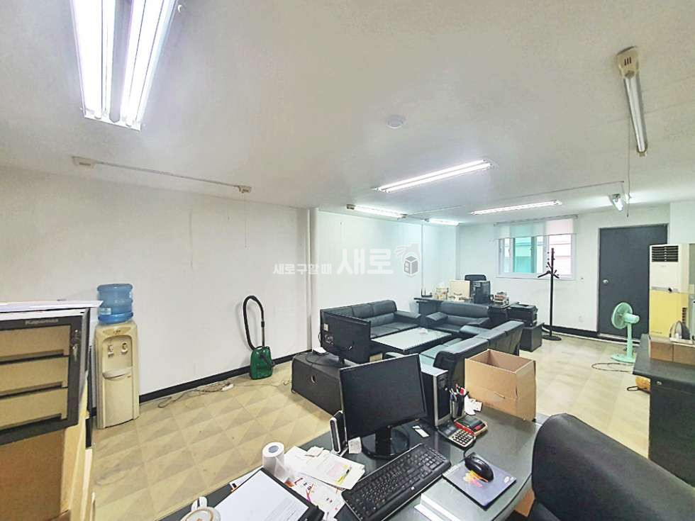 서울 서초구 양재동 양재시민숲역 양재천 근방 갓성비 내부 넓은 사무실 월세 매물번호 11283 사진 2