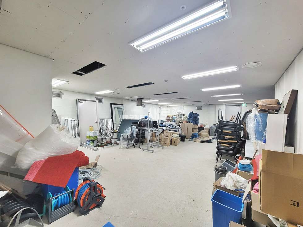 서울 강남구 역삼동 역삼역 인근 깔끔한 외관 건물 지하1층 상가 월세 매물번호 12747 사진 2