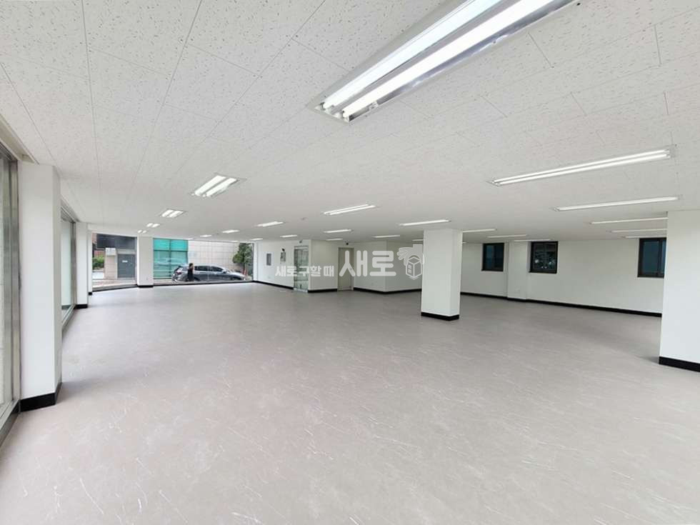 서울 강남구 논현동 학동역 인근 통유리로 노출도 좋은 위치 상가 월세 매물번호 12781 사진 4