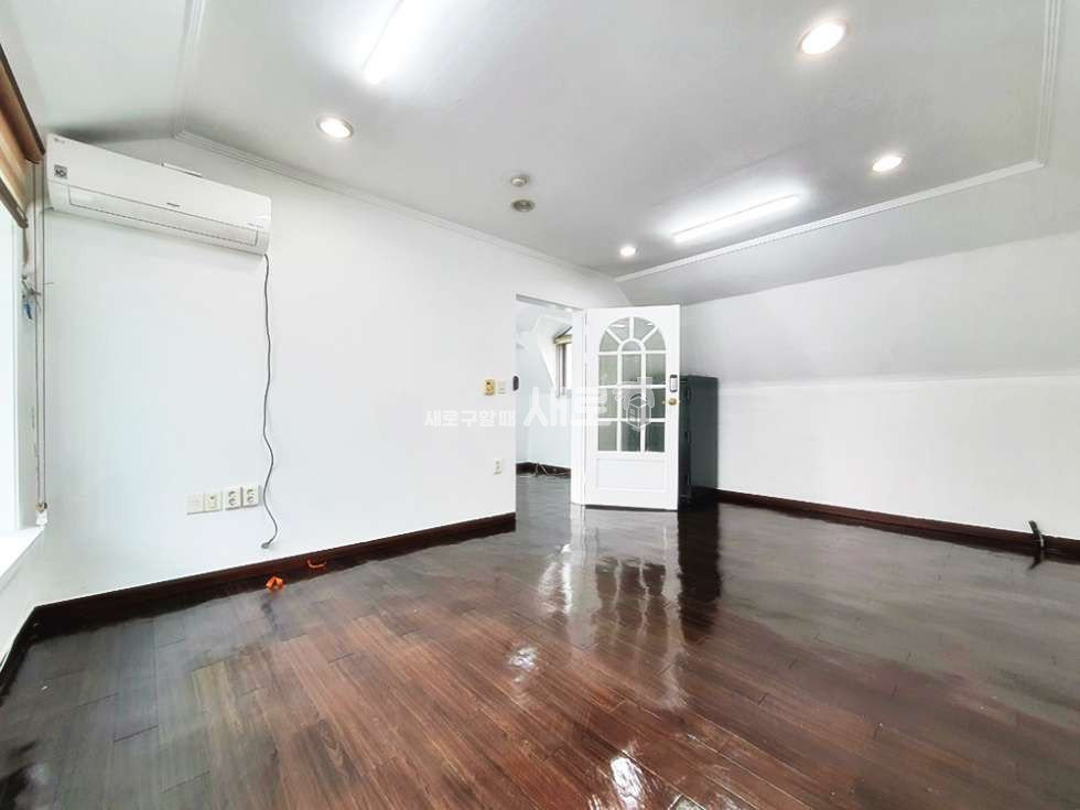 서울 강남구 역삼동 선릉역 테라스 있는 층고 높은 화이트톤 사무실 내부 수리 완료 월세 매물번호 10310 사진 4
