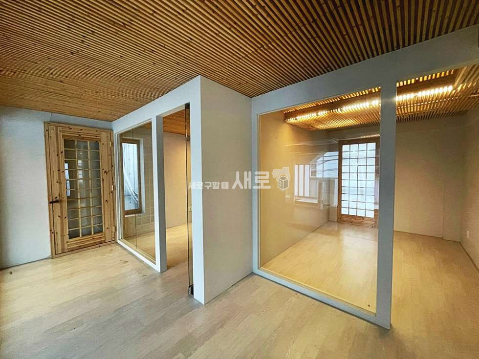 서울 강남구 신사동 압구정역 도보 5분 아름다운 오리엔탈 인테리어 사무실 월세 매물번호 11235 사진 1