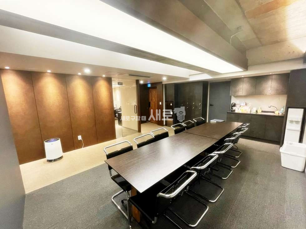서울 서초구 서초동 양재역 도보 5분, 2F, 3룸 중형사무실, 실내컨디션 최상, 엘베O, 주차O 월세 매물번호 13116 사진 2