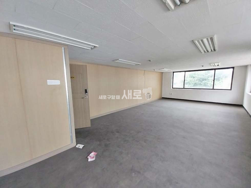 서울 서초구 양재동 양재천 인근 분리형 사무실 홀2구조 월세 매물번호 13148 사진 3