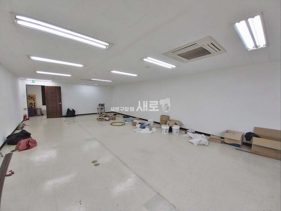 서울 서초구 서초동 서울중앙지방법원인근 깔끔하고 넓직한 사무실매물 월세 매물번호 13288 사진 1