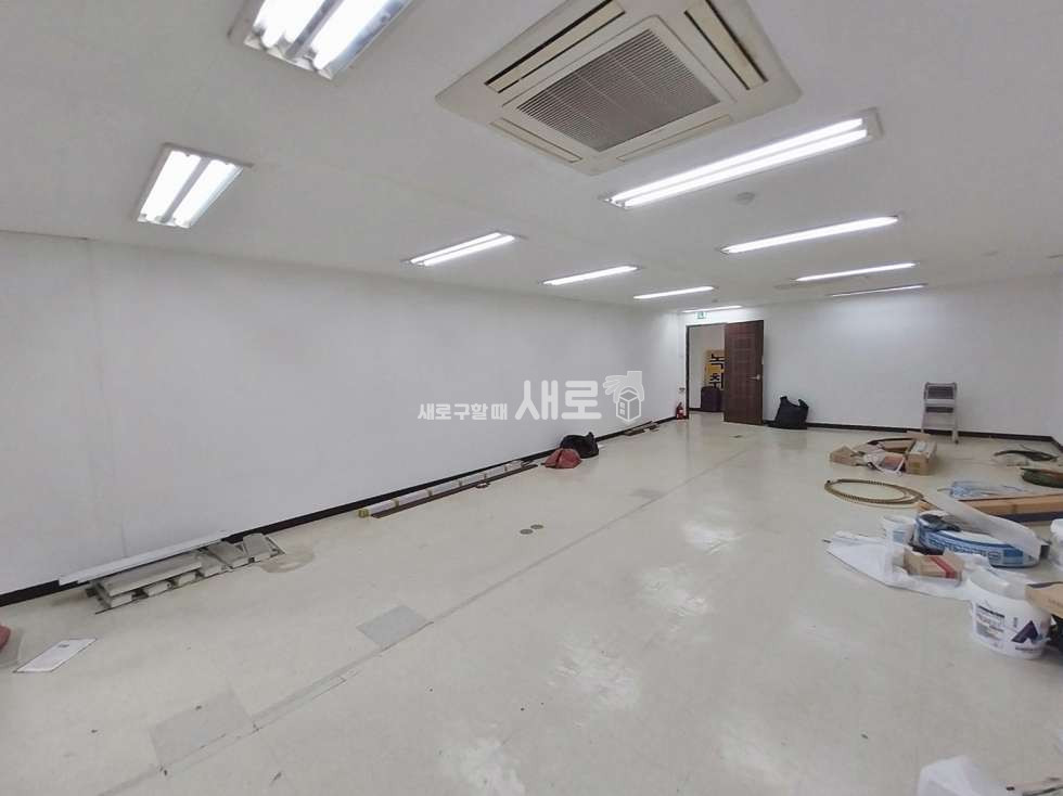 서울 서초구 서초동 서울중앙지방법원인근 깔끔하고 넓직한 사무실매물 월세 매물번호 13288 사진 2