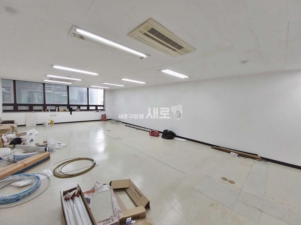 서울 서초구 서초동 서울중앙지방법원인근 깔끔하고 넓직한 사무실매물 월세 매물번호 13288 사진 4